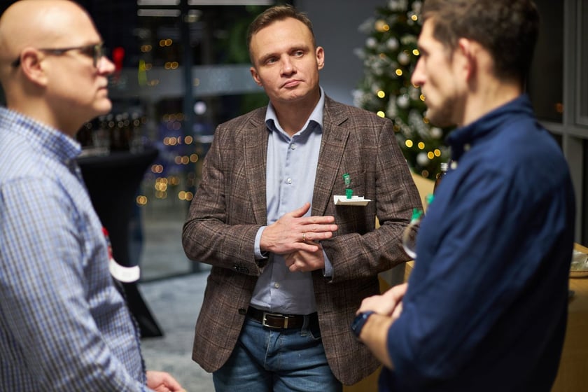 Na zdjęciu uczestnicy spotkania. W piątek, 9 grudnia br., w siedzibie Google we Wrocławiu zaprezentowano najbardziej wyczekiwaną publikację polskiej branży startupowej, czyli najnowszy raport ?Polskie Startupy 2022?.