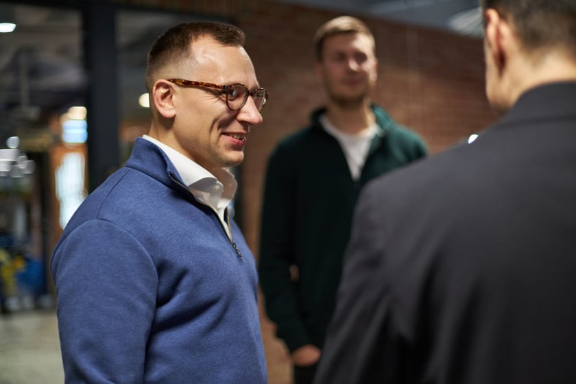 Na zdjęciu uczestnicy spotkania. W piątek, 9 grudnia br., w siedzibie Google we Wrocławiu zaprezentowano najbardziej wyczekiwaną publikację polskiej branży startupowej, czyli najnowszy raport ?Polskie Startupy 2022?.