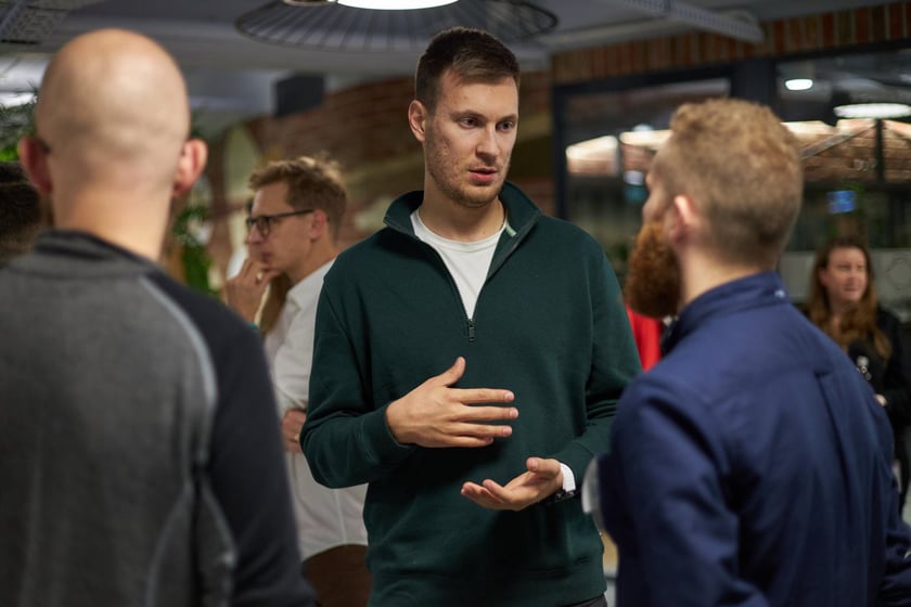 Na zdjęciu uczestnicy spotkania. W piątek, 9 grudnia br., w siedzibie Google we Wrocławiu zaprezentowano najbardziej wyczekiwaną publikację polskiej branży startupowej, czyli najnowszy raport ?Polskie Startupy 2022?.