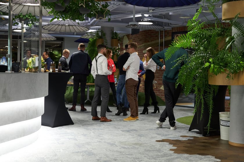 Na zdjęciu uczestnicy spotkania. W piątek, 9 grudnia br., w siedzibie Google we Wrocławiu zaprezentowano najbardziej wyczekiwaną publikację polskiej branży startupowej, czyli najnowszy raport ?Polskie Startupy 2022?.