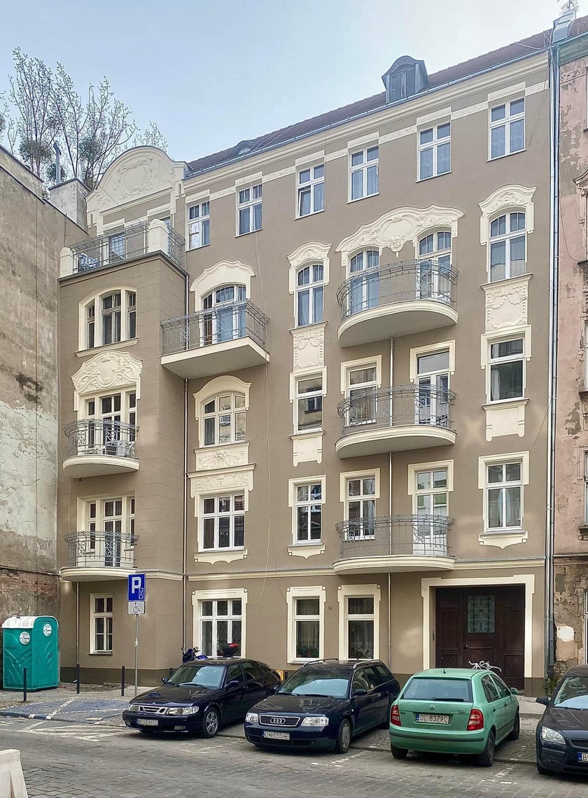 ul. Cybulskiego 8