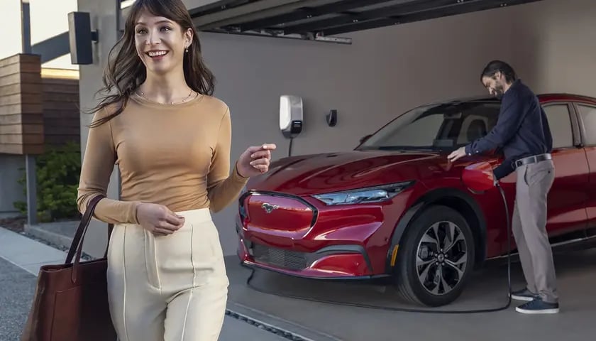 LG Energy Solution Wrocław zwiększa produkcję baterii i silniej wsp&oacute;łpracuje z Fordem. Kultowy Mustang na bateriach.
LG Energy Solution Wrocław ogłosił, że podwaja zdolności produkcyjne dla Forda do 2023 roku. To efekt większego zapotrzebowania Forda na samochody elektryczne. Na produkowanych pod Wrocławiem bateriach jeżdżę elektryczne Fordy: Mustang Mach-E i E-Transit.