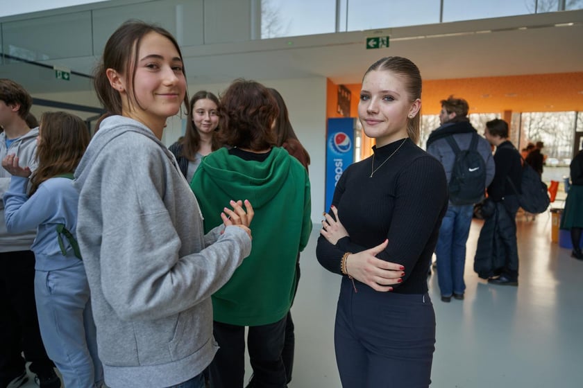 Na zdjęciu widać uczniów V Liceum Ogólnokształcącego we Wrocławiu uczestniczących w SIGG