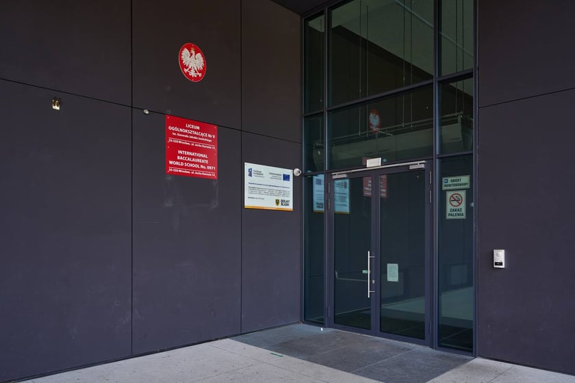Na zdjęciu widać uczniów V Liceum Ogólnokształcącego we Wrocławiu uczestniczących w SIGG