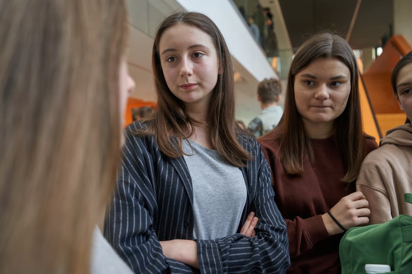 Na zdjęciu widać uczniów V Liceum Ogólnokształcącego we Wrocławiu uczestniczących w SIGG