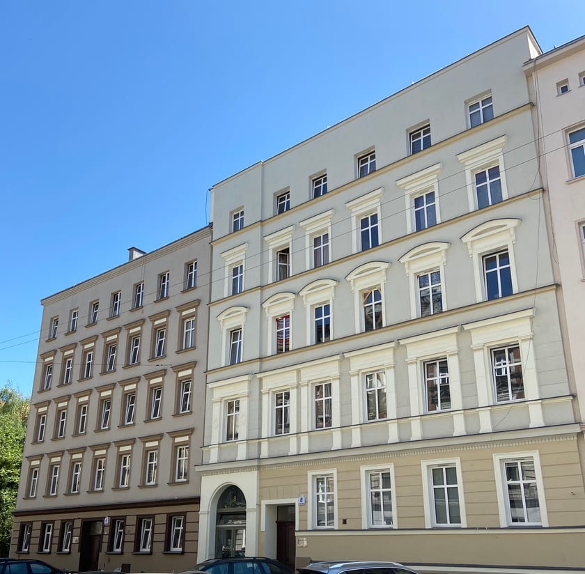 Wyremontowana kamienica przy Chudoby 6, 8