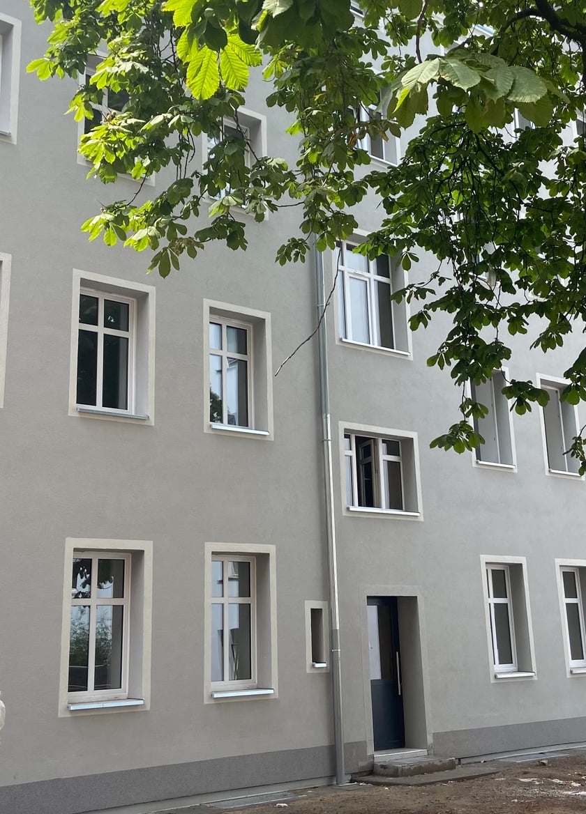Wyremontowana kamienica przy Komuny Paryskiej 94a