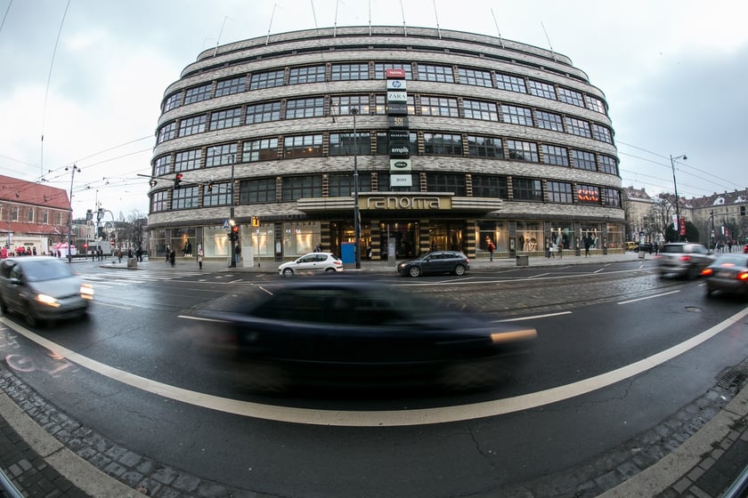 Na zdjęciu widać Pedet Renoma ? Wrocław