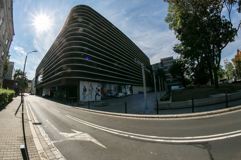 Na zdjęciu widać Pedet Renoma ? Wrocław