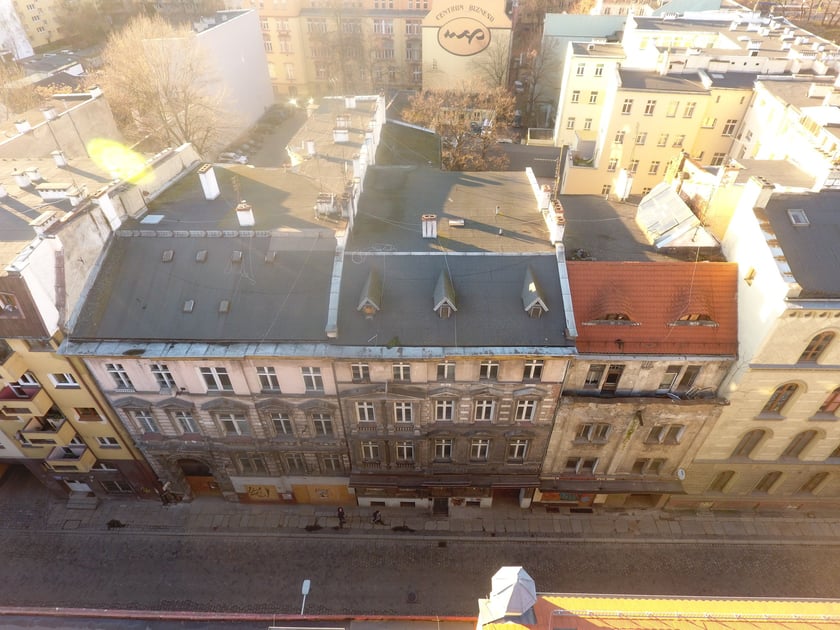 Nieruchomości położone na terenie dla kt&oacute;rego nie uchwalono miejscowego planu zagospodarowania przestrzennego. Działki nr 6/39, 6/40, 6/41, 6/47 będą stanowiły jedną ofertę sprzedaży.

Powierzchnia działki: 1 028 mkw.
