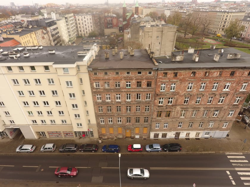Powierzchnia działki: 295 mkw.


Powierzchnia budynku: 679 mkw.

Cena wywoławcza: 2 640 000 zł



&nbsp;
&nbsp;