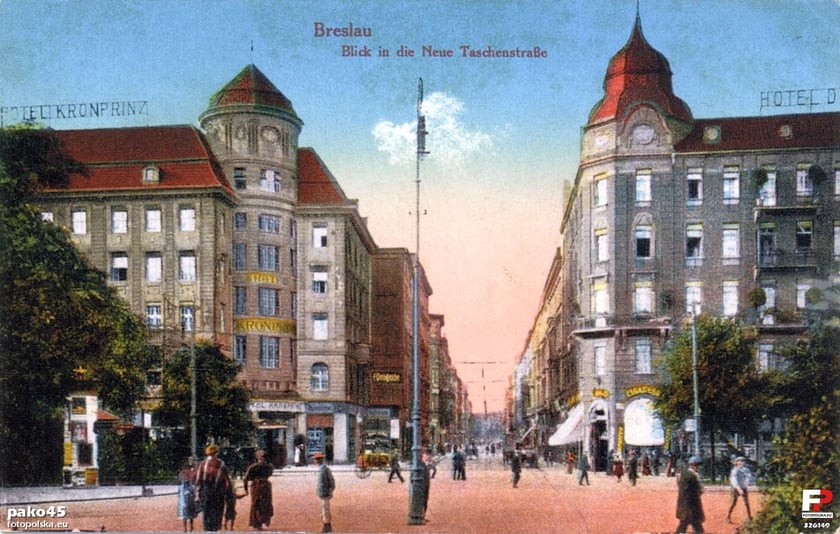 Lata 1915-1917, po lewej stronie hotel Kronprinz (obecnie Piast), w centrum kadru ulica Kołłątaja, z prawej strony hotel Du Nord (obecnie zamknięty Grand)