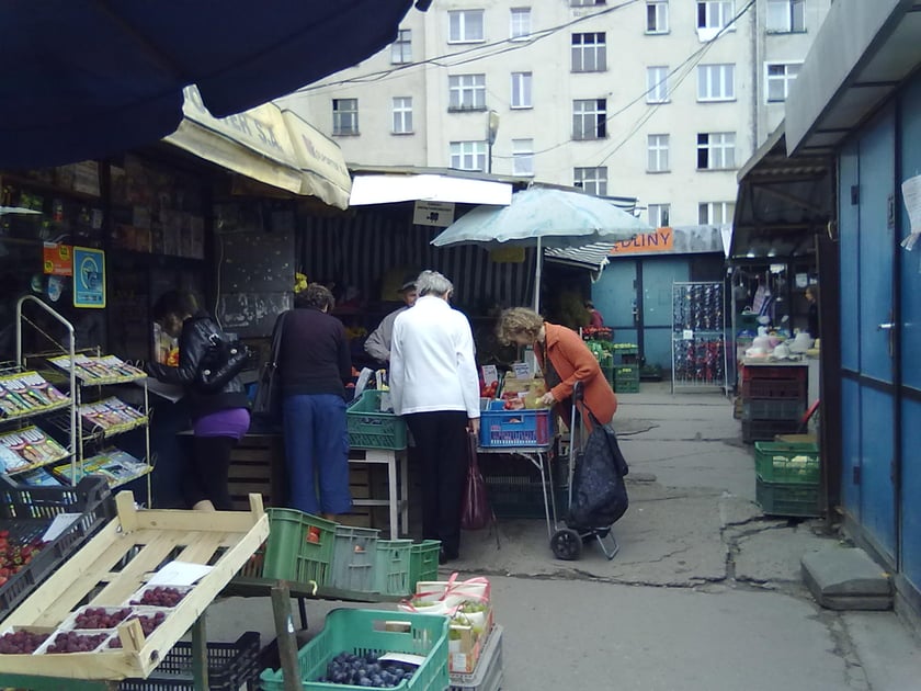 Na zdjęciu targowisko przy ul. Ptasiej