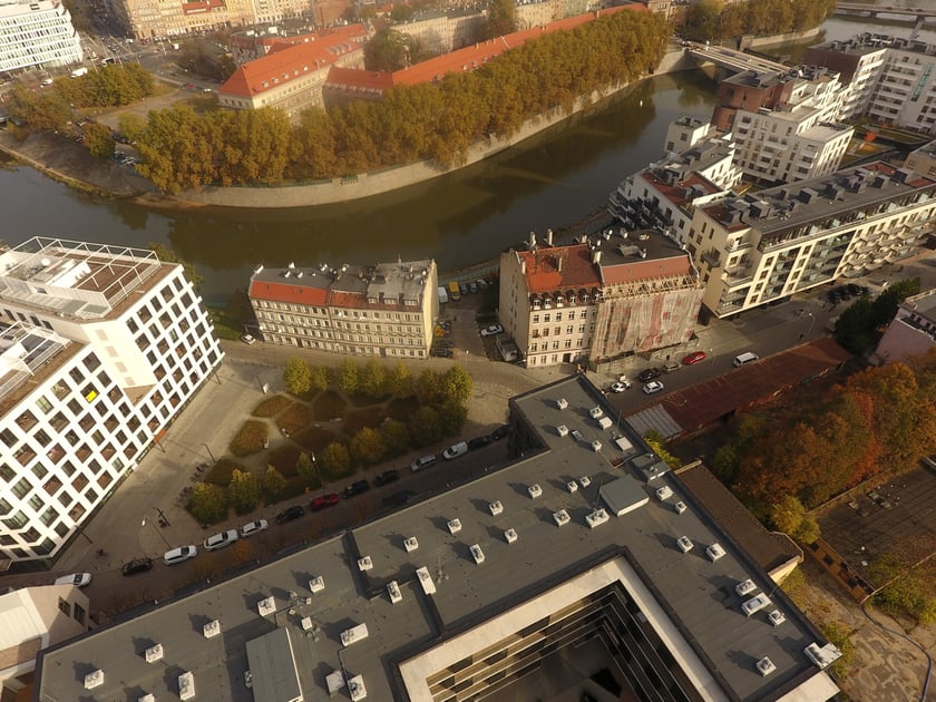 Księcia Witolda 35, Śr&oacute;dmieście -&nbsp;8 300 000 zł


Powierzchnia działki:891 mkw.

Powierzchnia budynku: 817 mkw.


Cena wywoławcza: 7 000 000 zł


Data przetargu: 30.09.2022


Cena uzyskana: 8 300 000 zł

Nieruchomość objęta jest miejscowym planem zagospodarowania przestrzennego [Uchwała Rady Miejskiej nr XXII/485/16]. Działka przeznaczona jest pod zabudowę mieszkaniową wielorodzinną, usługi m.in. biura, przychodnia lekarska, handel detaliczny.

