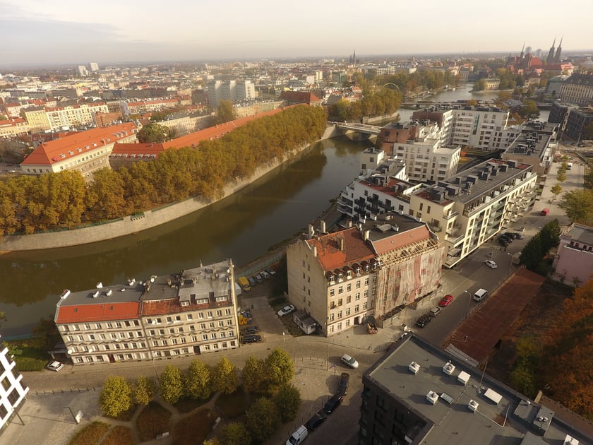 Księcia Witolda 35, Śr&oacute;dmieście -&nbsp;8 300 000 zł


Powierzchnia działki:891 mkw.

Powierzchnia budynku: 817 mkw.


Cena wywoławcza: 7 000 000 zł


Data przetargu: 30.09.2022


Cena uzyskana: 8 300 000 zł

Nieruchomość objęta jest miejscowym planem zagospodarowania przestrzennego [Uchwała Rady Miejskiej nr XXII/485/16]. Działka przeznaczona jest pod zabudowę mieszkaniową wielorodzinną, usługi m.in. biura, przychodnia lekarska, handel detaliczny.

