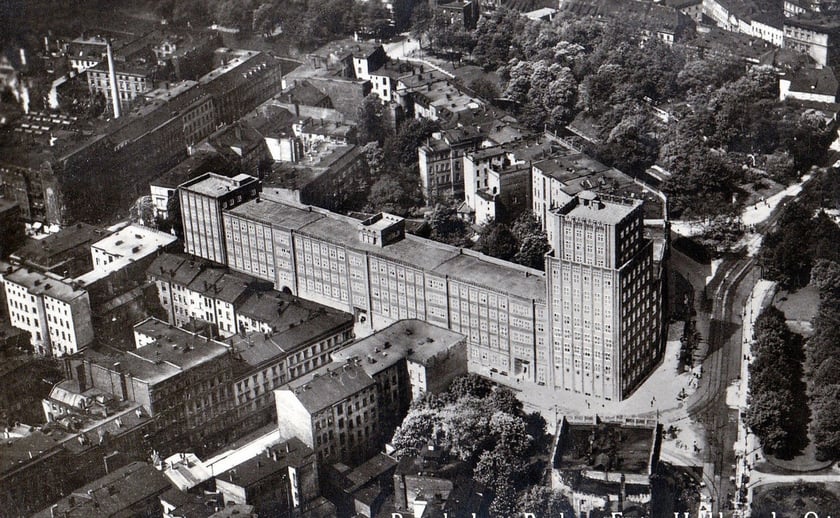 Lata 1930-1935, okolice Poczty Głównej, ul. Krasińskiego