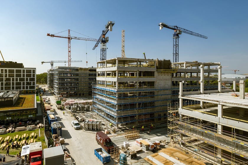 Program Pierwsze Mieszkanie składa się z dw&oacute;ch filar&oacute;w &ndash; Bezpieczny Kredyt 2% i Konto Mieszkaniowe. W galerii zdjęć zobaczcie najważniejsze szczeg&oacute;ły: oprocentowanie, limity i kto skorzysta?