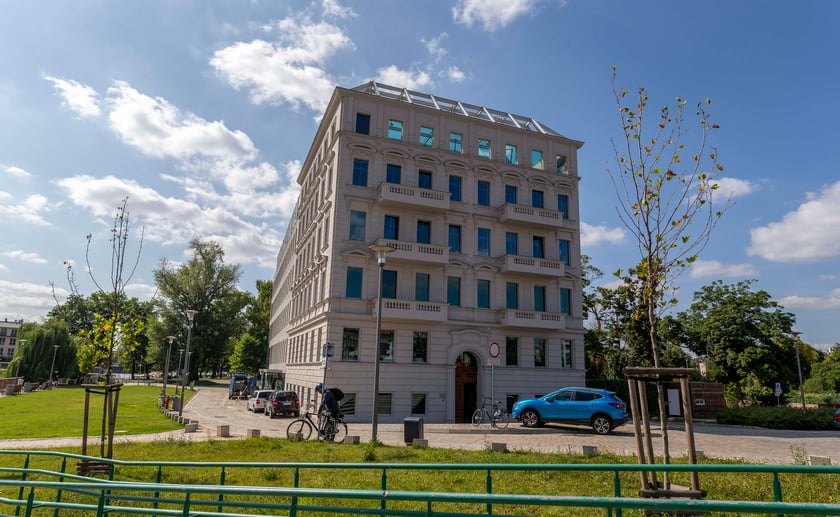 Jedyna z ocalałych po wojnie kamienic na wyspie Słodowej została wyremontowana i dziś funkcjonuje pod nazwą Concordia. Mieszczą się tam powierzchnie biurowe, coworkingowe i restauracja z ogromnym muralem. W budynku mieści się też powierchnia wystawiennicza, gdzie cyklicznie odbywają się targi np. Dobrego Designu, albo wystawy. Na dachu jest też taras z kawiarnią czynną w sezonie letnim.