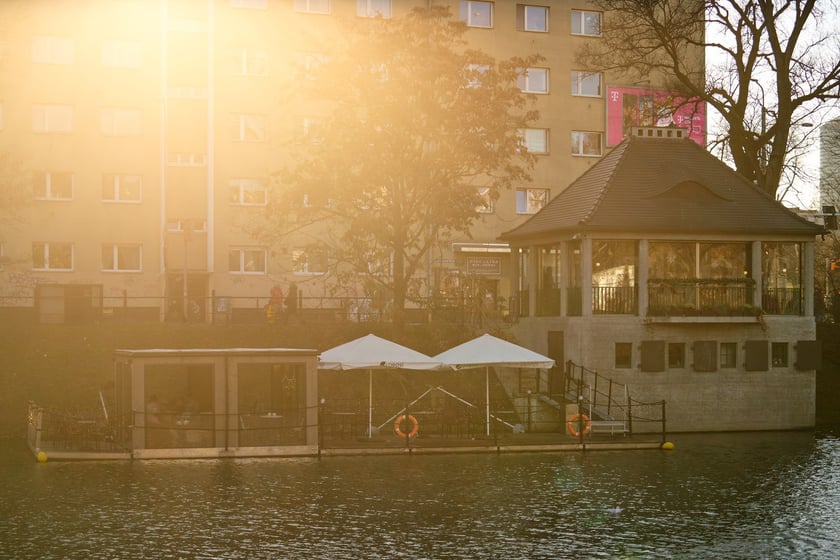 Kawiarnia Cafe Berg, domek nad fosą Maxa Berga we Wrocławiu