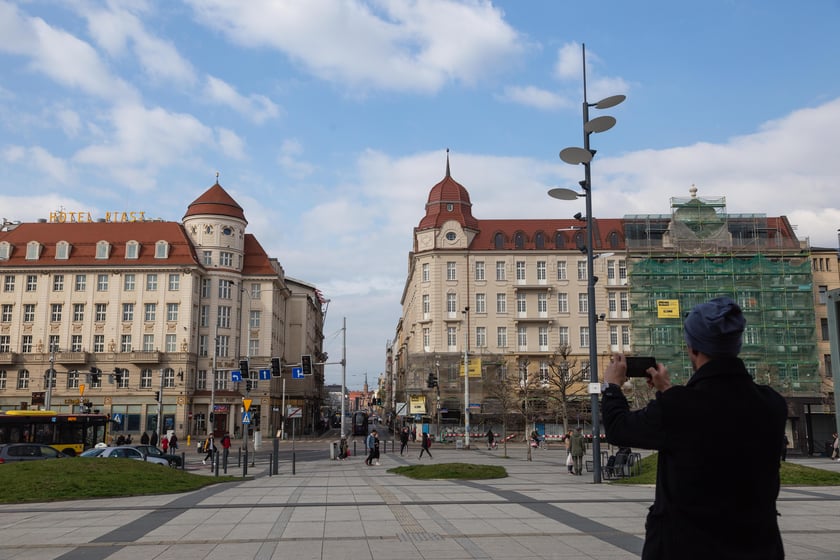 Hotel Grand prawie gotowy. demontowane są ostatnie rusztowania i zasłony