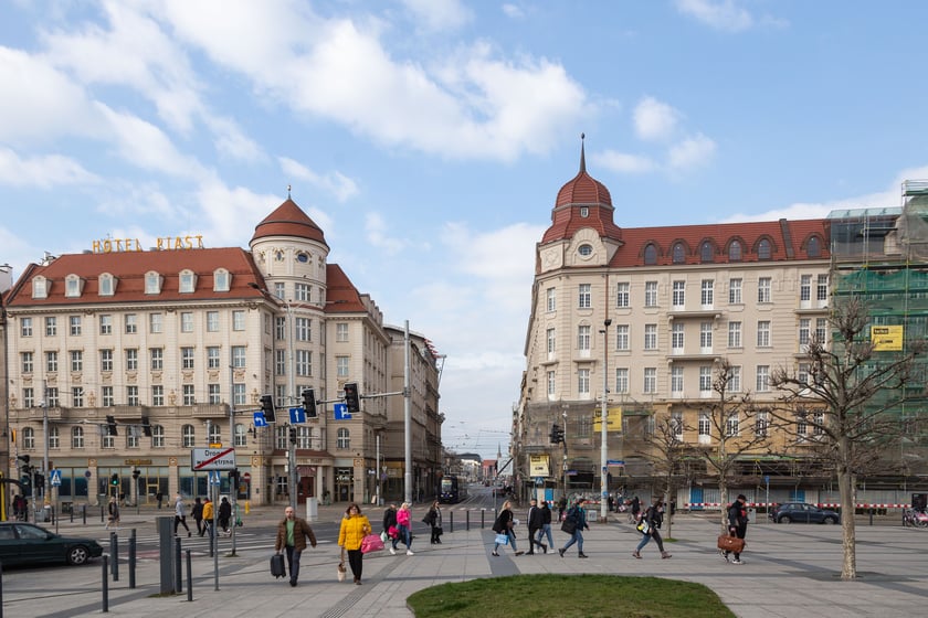 Hotel Grand prawie gotowy. demontowane są ostatnie rusztowania i zasłony