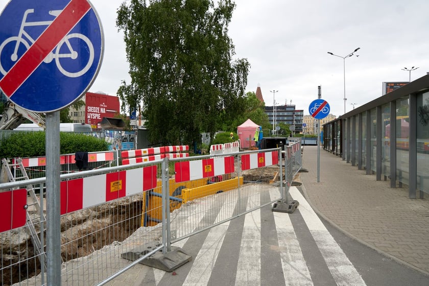 Prace na pl. Jana Pawła II, tam gdzie był biurowiec Cuprum