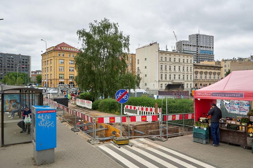 Prace na pl. Jana Pawła II, tam gdzie był biurowiec Cuprum