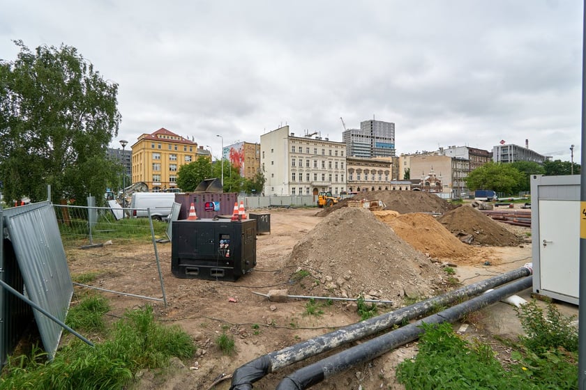Prace na pl. Jana Pawła II, tam gdzie był biurowiec Cuprum