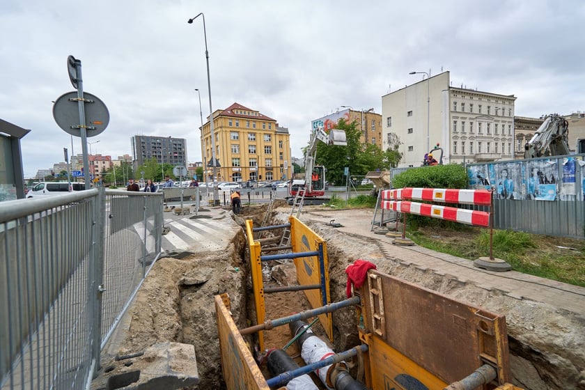 Prace na pl. Jana Pawła II, tam gdzie był biurowiec Cuprum