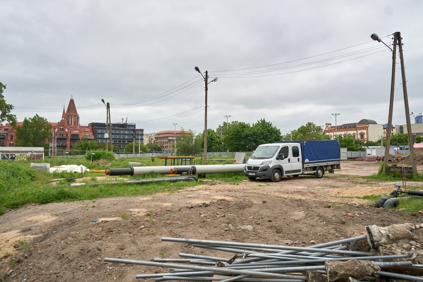 Prace na pl. Jana Pawła II, tam gdzie był biurowiec Cuprum