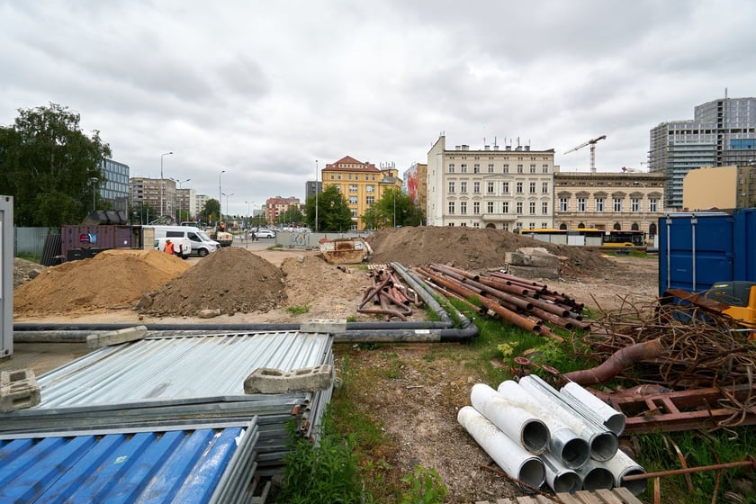 Prace na pl. Jana Pawła II, tam gdzie był biurowiec Cuprum
