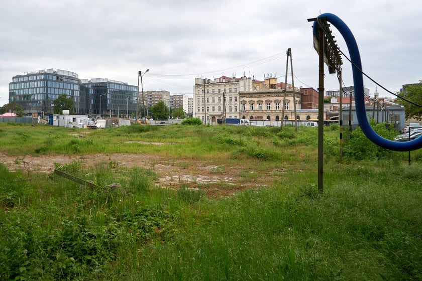 Prace na pl. Jana Pawła II, tam gdzie był biurowiec Cuprum