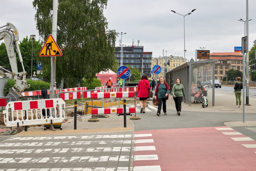 Prace na pl. Jana Pawła II, tam gdzie był biurowiec Cuprum