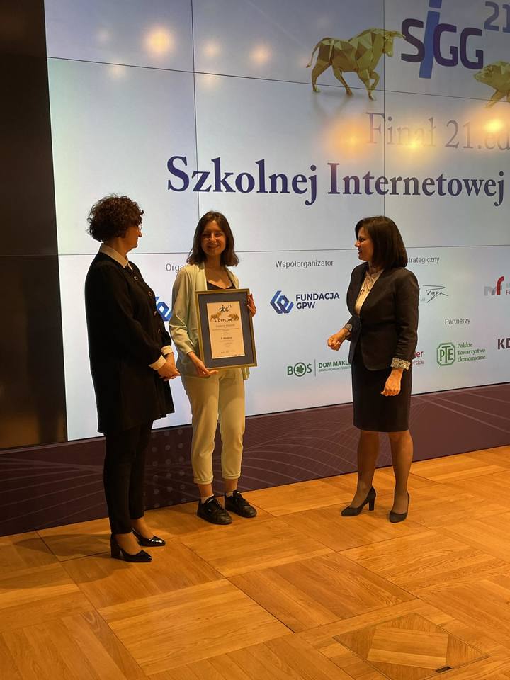 Uczniowie V LO we Wrocławiu na Giełdzie Papierów Wartościowych w Warszawie