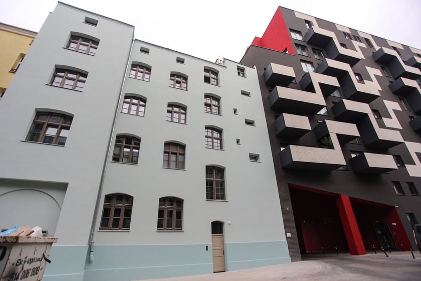 Komunalna kamienica przy ul. Tadeusza Kościuszki 124 to dawny budynek, w którym były biura słynnej fabryki produkującej samochody Beckmann Otto & Co