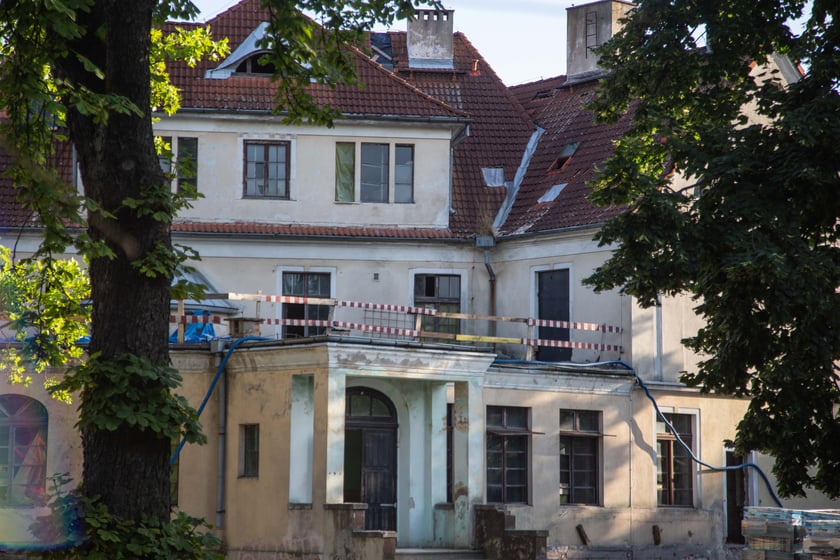 Dawny Dom Kultury Agora przy placu Piłsudskiego