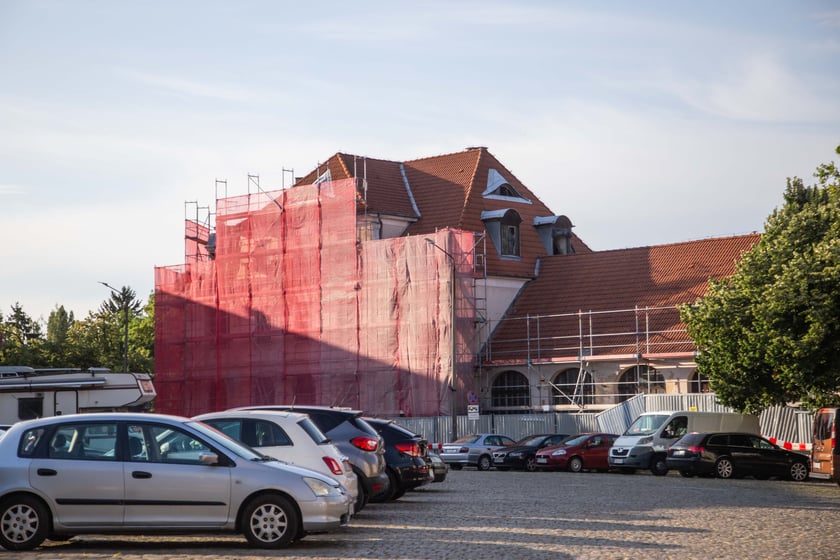 Dawny Dom Kultury Agora przy placu Piłsudskiego
