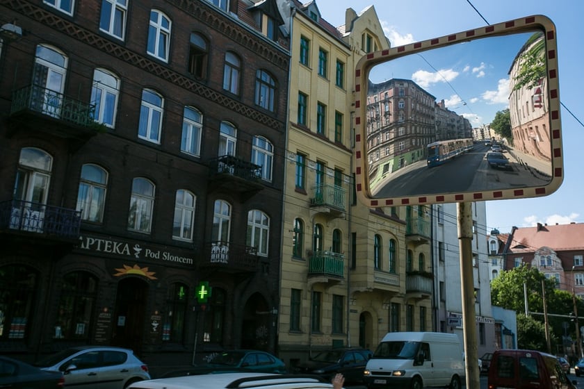 Ile czasu trwa wykup mieszkania komunalnego? Termin i spos&oacute;b załatwienia sprawy:
Procedura przygotowania lokalu mieszkalnego do sprzedaży jest wieloetapowa i wiąże się z koniecznością uzyskania szeregu dokument&oacute;w niezbędnych do jego wyodrębnienia.
&nbsp;