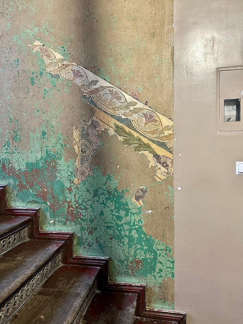 Filip Heliasz na swoich zdjęciach  pokazuje perły miejskiej architektury. Najnowsze odkrycia w kamienicach we Wrocławiu