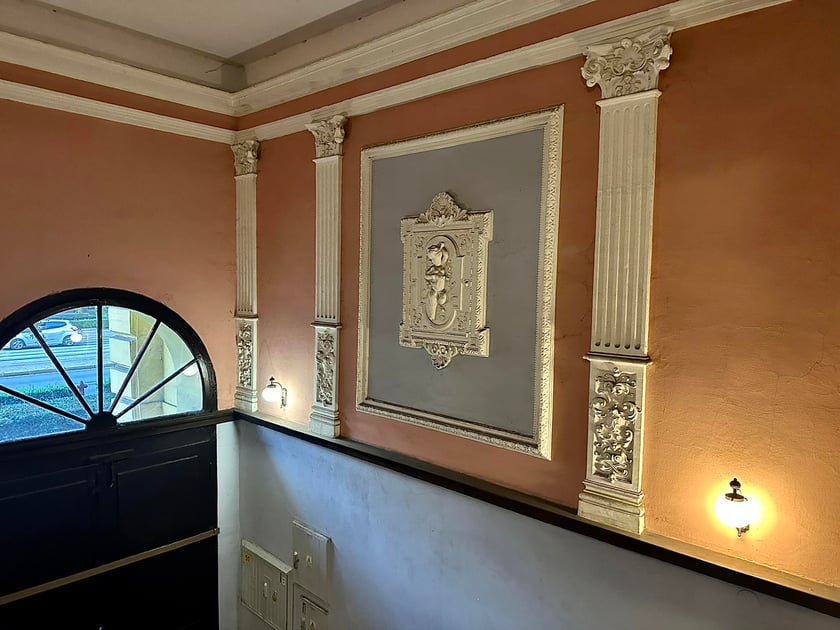 Filip Heliasz na swoich zdjęciach  pokazuje perły miejskiej architektury. Najnowsze odkrycia w kamienicach we Wrocławiu