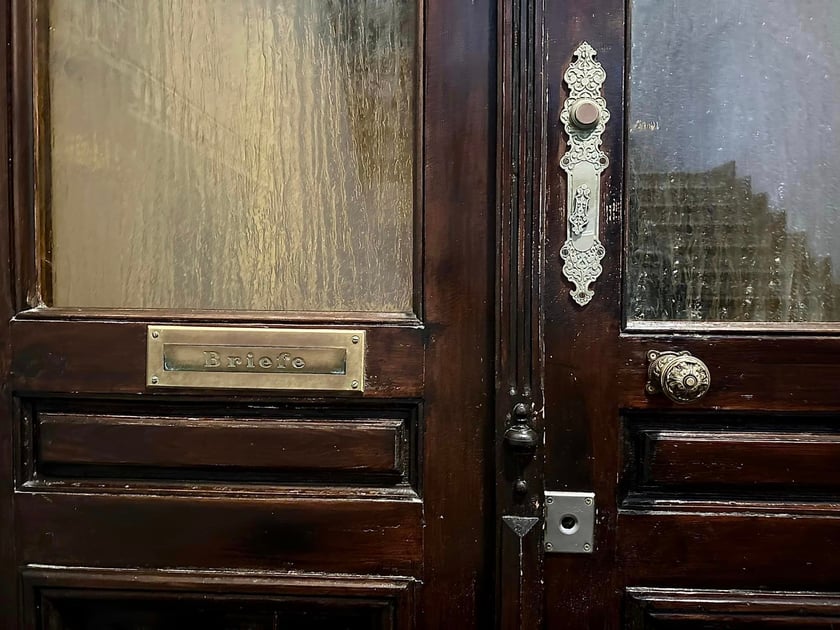 Filip Heliasz na swoich zdjęciach  pokazuje perły miejskiej architektury. Najnowsze odkrycia w kamienicach we Wrocławiu