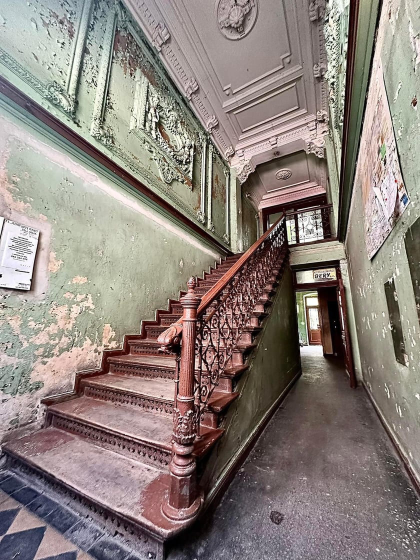 Filip Heliasz na swoich zdjęciach  pokazuje perły miejskiej architektury. Najnowsze odkrycia w kamienicach we Wrocławiu