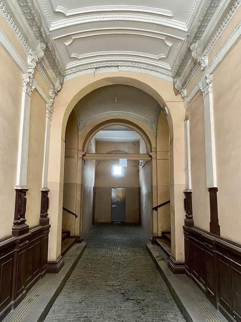 Filip Heliasz na swoich zdjęciach  pokazuje perły miejskiej architektury. Najnowsze odkrycia w kamienicach we Wrocławiu