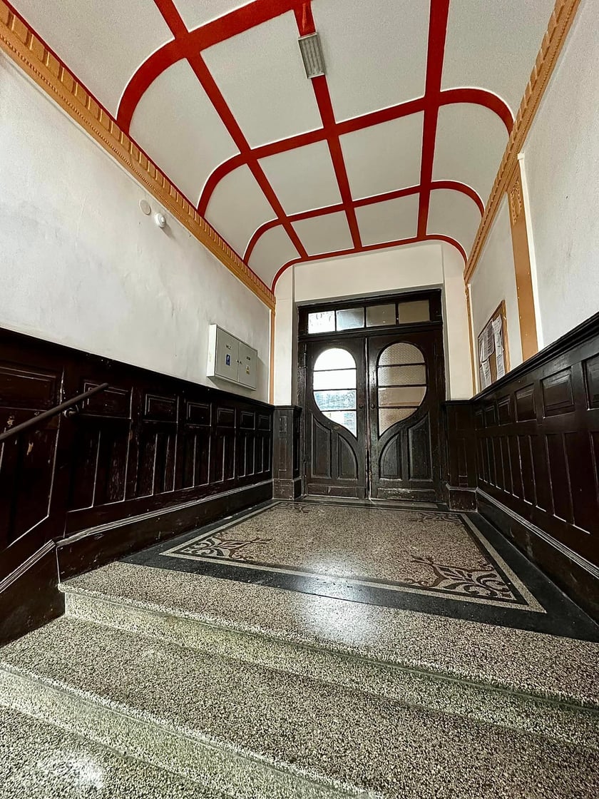 Filip Heliasz na swoich zdjęciach  pokazuje perły miejskiej architektury. Najnowsze odkrycia w kamienicach we Wrocławiu