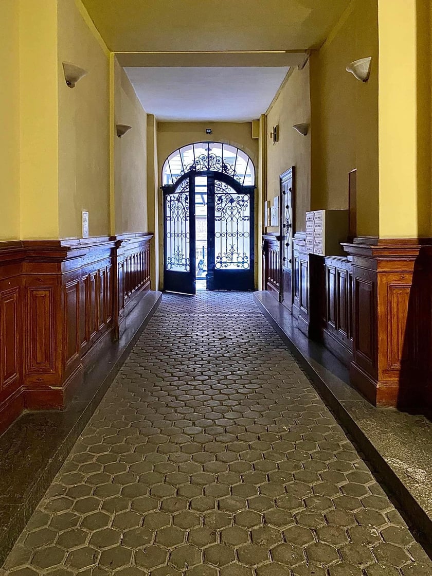 Filip Heliasz na swoich zdjęciach  pokazuje perły miejskiej architektury. Najnowsze odkrycia w kamienicach we Wrocławiu