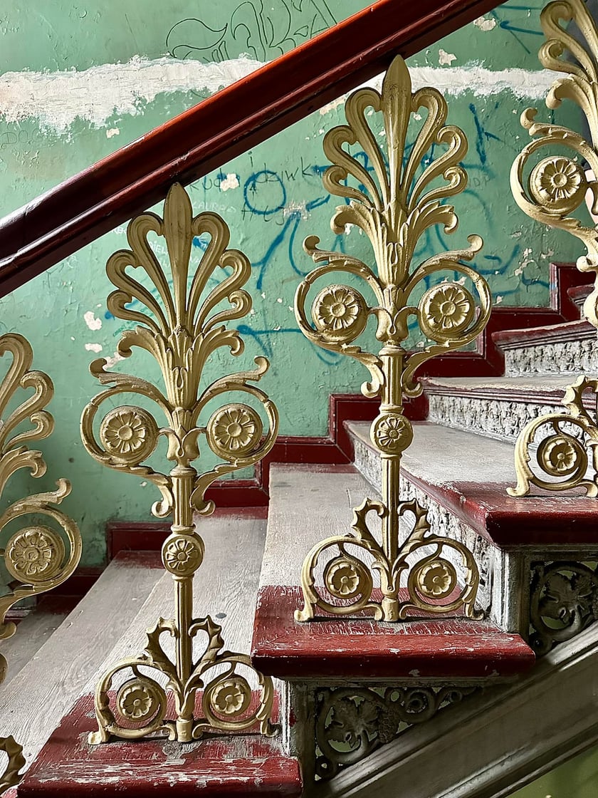 Filip Heliasz na swoich zdjęciach  pokazuje perły miejskiej architektury. Najnowsze odkrycia w kamienicach we Wrocławiu