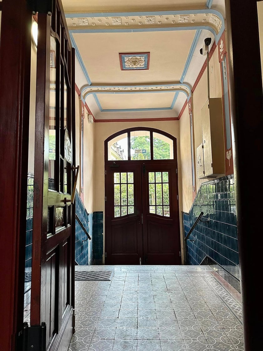 Filip Heliasz na swoich zdjęciach  pokazuje perły miejskiej architektury. Najnowsze odkrycia w kamienicach we Wrocławiu