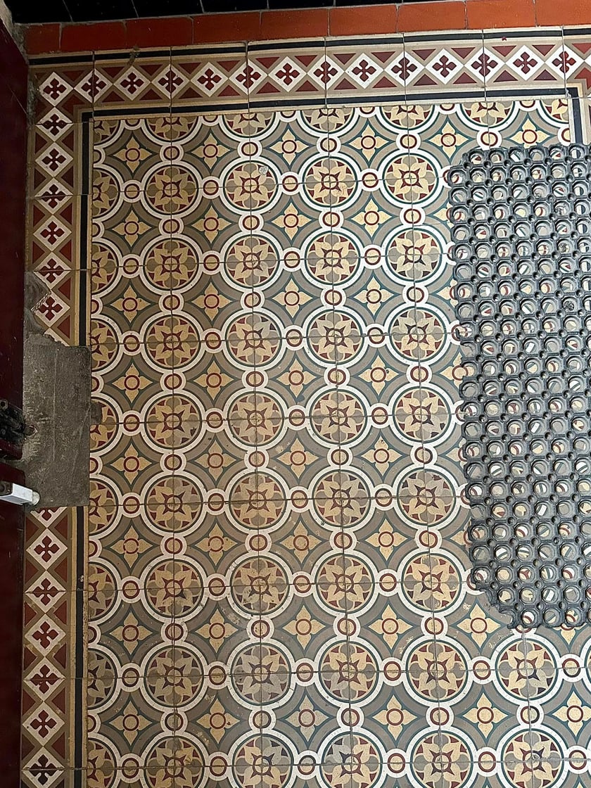 Filip Heliasz na swoich zdjęciach  pokazuje perły miejskiej architektury. Najnowsze odkrycia w kamienicach we Wrocławiu