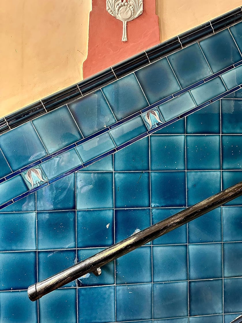 Filip Heliasz na swoich zdjęciach  pokazuje perły miejskiej architektury. Najnowsze odkrycia w kamienicach we Wrocławiu