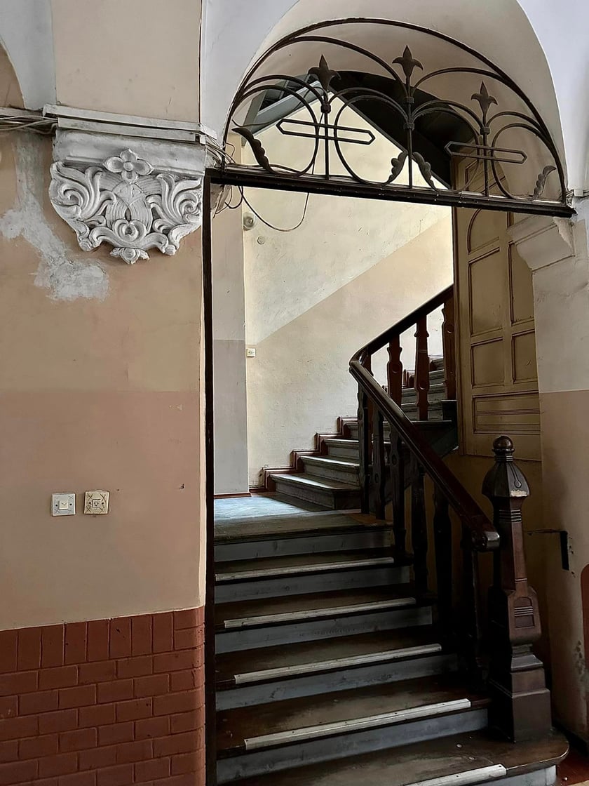 Filip Heliasz na swoich zdjęciach  pokazuje perły miejskiej architektury. Najnowsze odkrycia w kamienicach we Wrocławiu